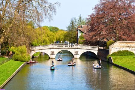 Punting en el río Cherwell en Oxford