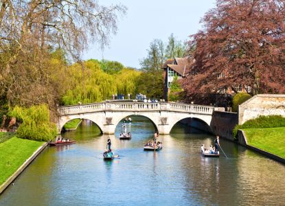 Punting en el río Cherwell en Oxford