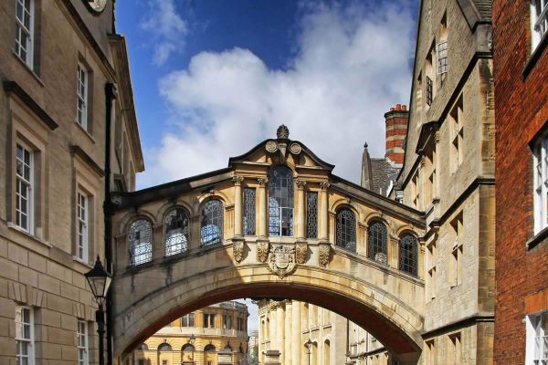 El Puente de los Suspiros en Oxford.