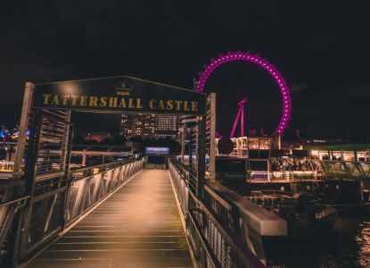 Año Nuevo en el Támesis a bordo del Tattershall Castle