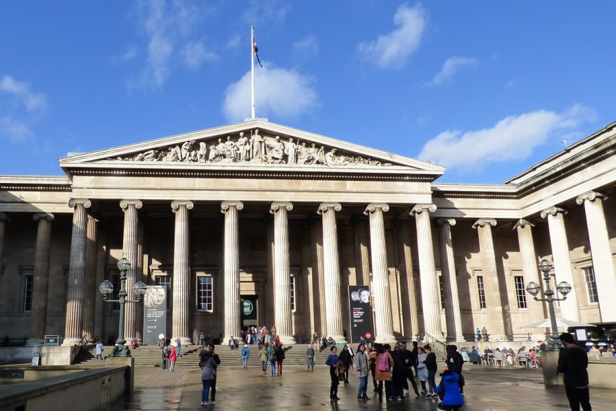 Visitar el Museo Británico.