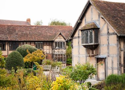 Entrada a la casa de nnacimiento de Shakespeare.