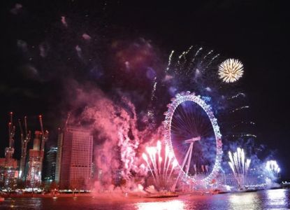 Crucero con cena de Año Nuevo y espectáculo de fuegos artificiales