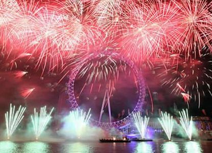 Crucero con cena de Año Nuevo y vista de los fuegos artificiales en el London Eye