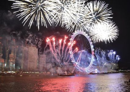 Cena de Nochevieja con crucero por el Támesis y fuegos artificiales a bordo del Sarpedon