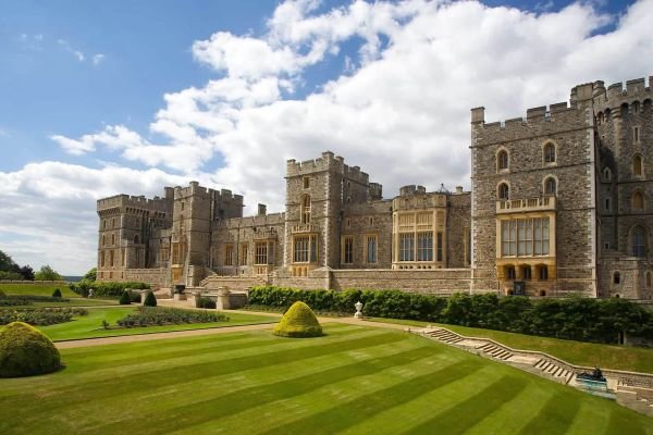 Visitar el Castillo de Windsor.