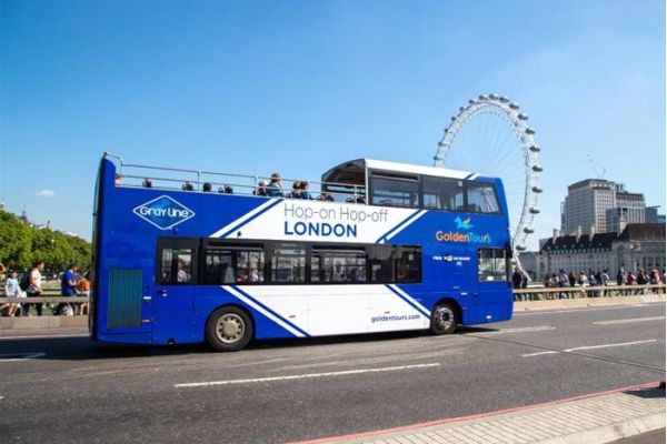 Hop-on Hop-off London Bus Tour al Puente de Westminster