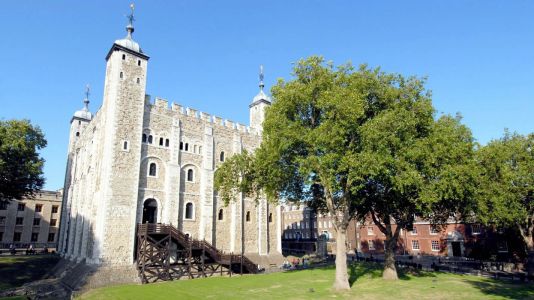 Visita las Joyas de la Corona de la Monarquía Británica