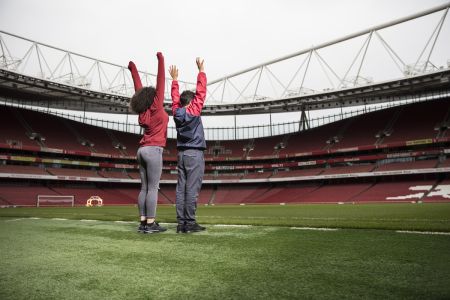 Entrada por el Estadio de fútbol Emirates