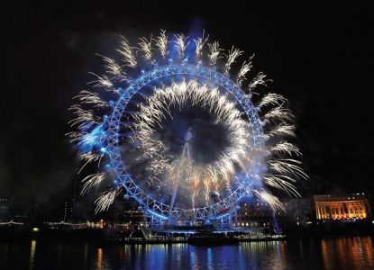 Crucero de Fin de Año por el Támesis con fuegos artificiales a medianoche a bordo del Thomas Doggett