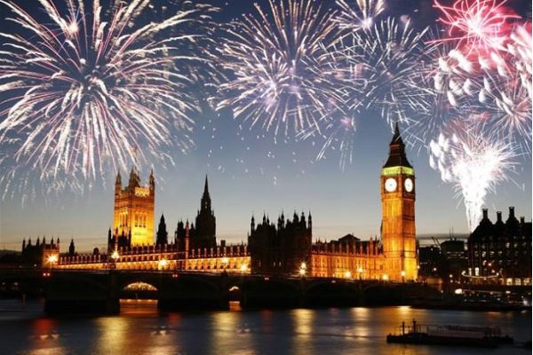 Cena de Fin de Año en Londres con crucero y artificios de pirotecnia a bordo del Meteor Clipper